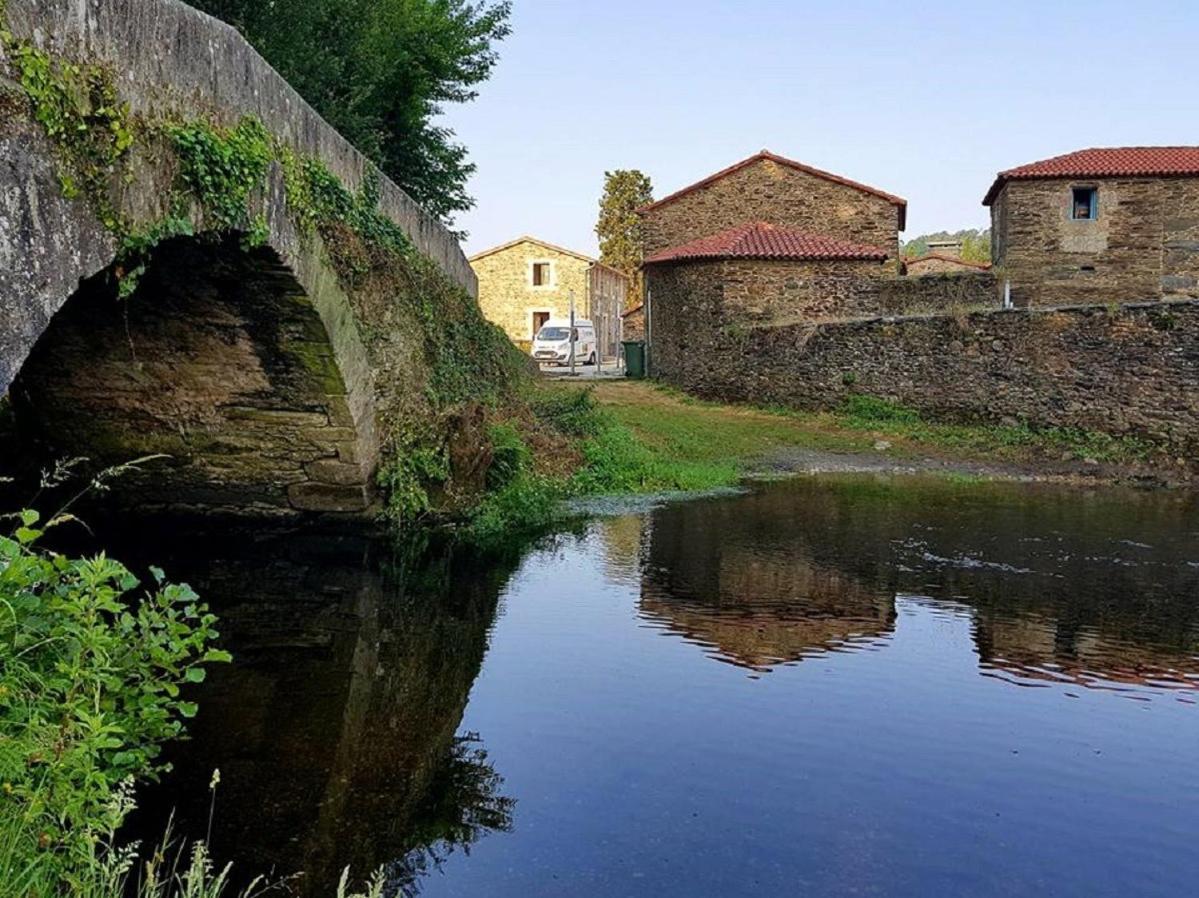 Pensión Ribadiso Arzua Bagian luar foto
